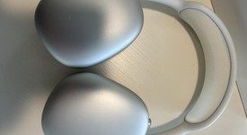 Used
													Apple AirPods Max - Silver, photo 1 of 5