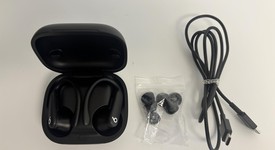 Used
													Beats Powerbeats Pro 2 - Jet Black, photo 1 of 4