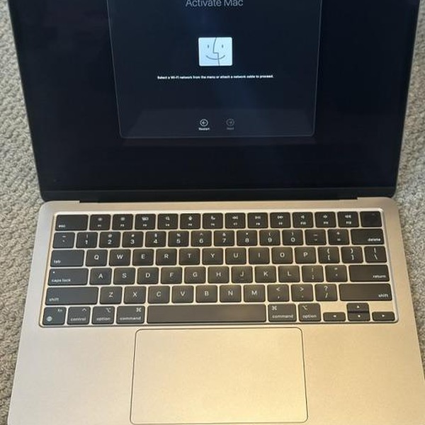 MacBook Air 2022 (M2) - 13 inch - 1 TB, Starlight, 16 GB, Apple M2
