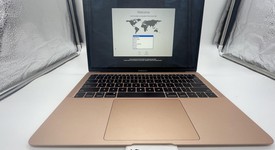 Good
													MacBook Air 2019 - 13" - I5, Gold, 128 GB, 8 GB, photo 1 of 6