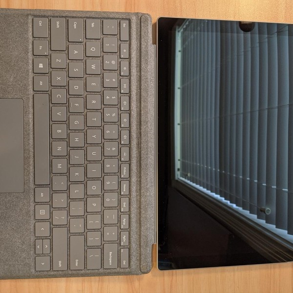 Microsoft Surface Pro 5 (2017) - Wi-Fi, 256 GB, Silver, 8 GB