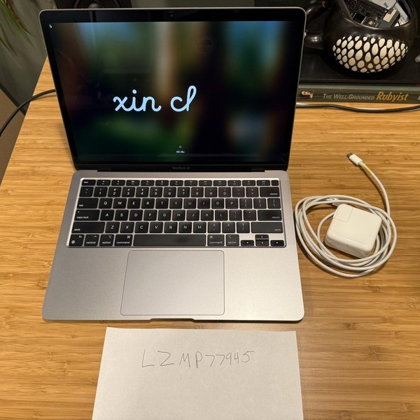 MacBook Air 2020 - 13 inch - 256 GB, Gray, 8 GB, Apple M1