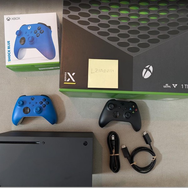 Xbox Series X (2020) - 1 TB, Black, standard