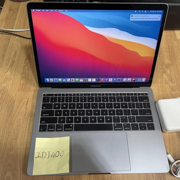 MacBook Pro 2017 (With Touch Bar) - 13 inch - 256 GB, Gray, 8 GB, Intel Core i5