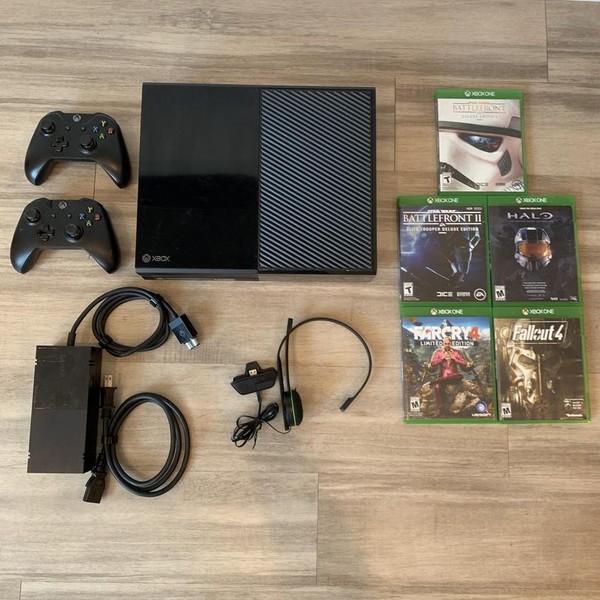 Xbox One (2013) - 500 GB, Black