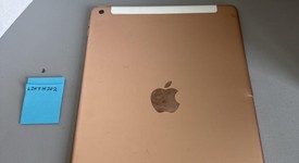 Fair
													Apple iPad 7th Gen - Unlocked, Gold, 128 GB, A2200, photo 3 of 7