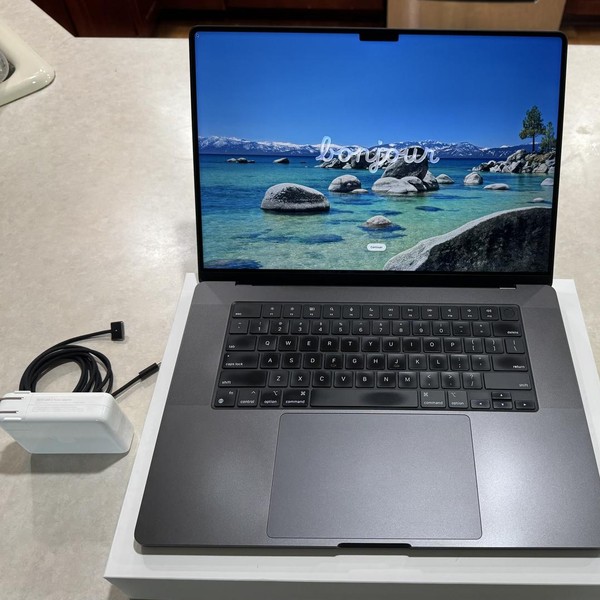 MacBook Pro Late 2023 (M3) - 16 inch - 512 GB, Black, 36 GB, Apple M3 Pro 12-core, 18-core GPU