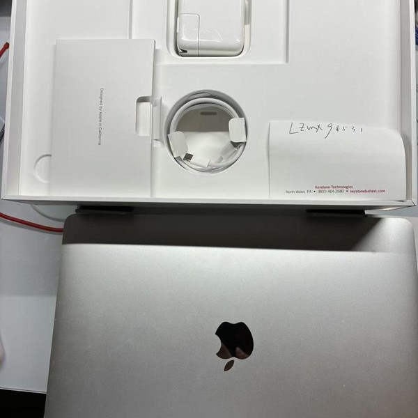 MacBook Air 2020 - 13 inch - 256 GB, Silver, 8 GB, Apple M1