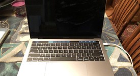 Mint
													MacBook Pro 2018 (With Touch Bar) - 13" - I7, Gray, 512 GB, 16 GB, photo 3 of 14