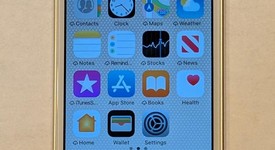Good
													Apple iPod Touch 6th Gen - Wi-Fi, Gold, 128 GB, photo 3 of 7