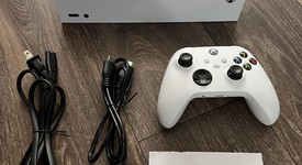 Mint
													Xbox Series S (2020) - White, 512 GB, photo 2 of 7