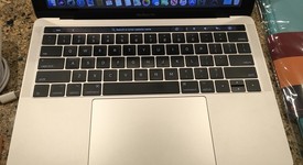 Good
													MacBook Pro 2017 (With Touch Bar) - 13" - Silver, 256 GB, 8 GB, photo 2 of 12