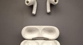 Used
													Apple AirPods Pro 2 - Lightning, photo 4 of 9