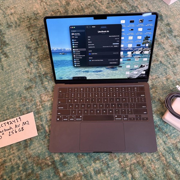 MacBook Air 2022 (M2) - 13 inch - 256 GB, Midnight, 8 GB, Apple M2