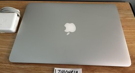 Good
													MacBook Air 2017 - 13" - I5, Silver, 128 GB, 8 GB, photo 3 of 4