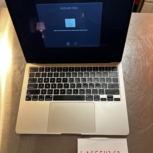 MacBook Air 2022 (M2) - 13 inch - 256 GB, Silver, 8 GB, Apple M2