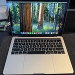 Good MacBook Pro 2018 (With Touch Bar) - 13 inch - I7, Silver, 256 GB, 16 GB
