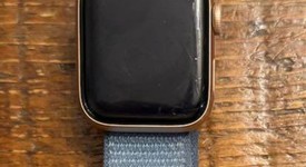 Fair
													Apple Watch Series 6 40mm - Unlocked, Gold, A2293 - Cellular, Aluminum, photo 4 of 13
