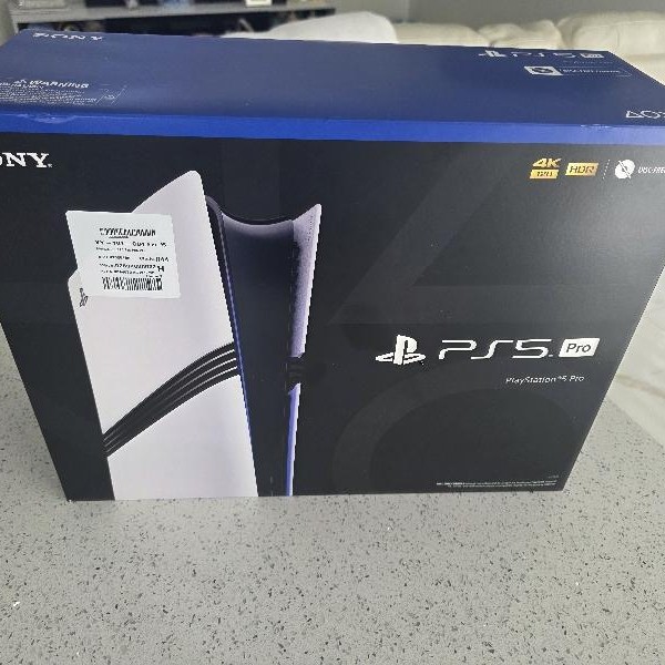 PlayStation 5 Pro (2024) - 2 TB, White