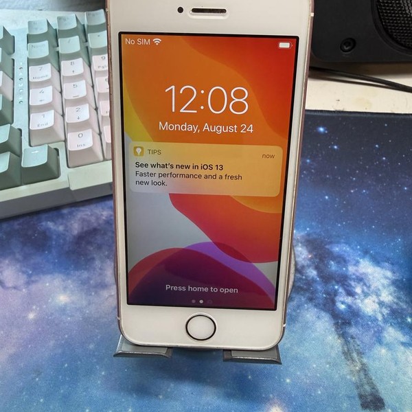 Apple iPhone SE 1st Gen 2016 - Unlocked, 64 GB, Rose Gold, A1662