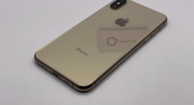 Good
													Apple iPhone Xs - Unlocked, Gold, 256 GB, A1920, photo 3 of 5