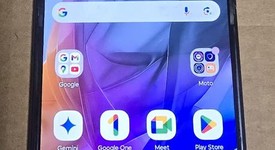 Good
													Motorola Razr (2024) - Unlocked, Gray, 256 GB, 8 GB, photo 1 of 8