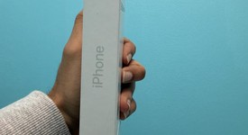 New
													Apple iPhone 16e - Unlocked, White, 128 GB, A3212, photo 2 of 5