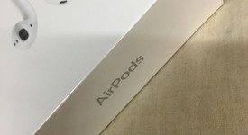 New
													Apple AirPods 2nd Gen - Lightning Case, photo 2 of 6