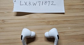 Used
													Apple AirPods Pro 1st Gen - MagSafe Case, photo 3 of 9