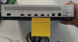 Mint
													Xbox One S (2016) - White, 2 TB, photo 2 of 7