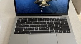 Good
													MacBook Pro 2017 (No Touch Bar) - 13" - I5, Gray, 256 GB, 8 GB, photo 1 of 9