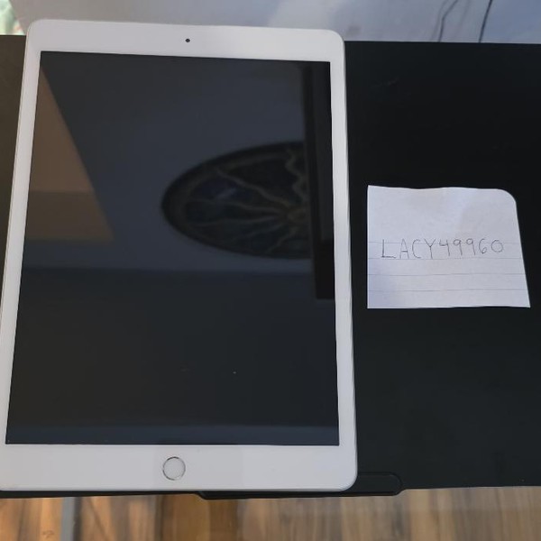 Apple iPad 7th Gen - Wi-Fi, 32 GB, Silver, A2197