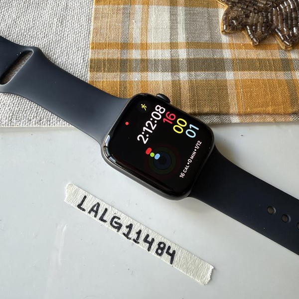 Apple Watch SE (1st Gen) 44mm - Gray, A2352 - GPS, Aluminum