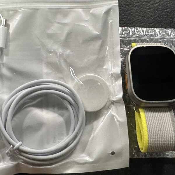 Apple Watch Ultra 49mm - Unlocked, Titanium, A2622