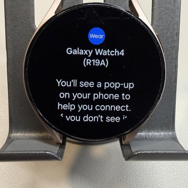 Samsung Galaxy Watch4 - Wi-Fi, Gold, 40mm