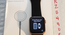 Mint
													Apple Watch Series 4 40mm - Unlocked, Gold, A1975 - Cellular, Aluminum, photo 2 of 9