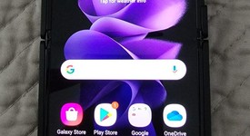 Good
													Samsung Galaxy Z Flip3 5G - Unlocked, Black, 256 GB, 8 GB, SM-F711U1, photo 4 of 8