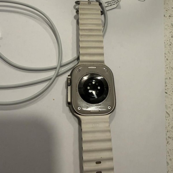 Apple Watch Ultra 49mm - Unlocked, Titanium, A2622