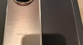 Mint
													Honor Magic V5 - Unlocked Non-US, Gold, 512 GB, 16 GB, photo 4 of 9