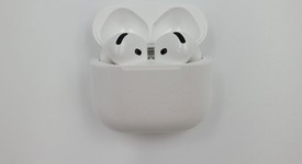 Used
													Apple AirPods 4th Gen - Active Noise Cancellation, photo 1 of 6