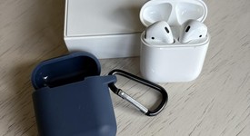 Used
													Apple AirPods 2nd Gen - Lightning Case, photo 3 of 4