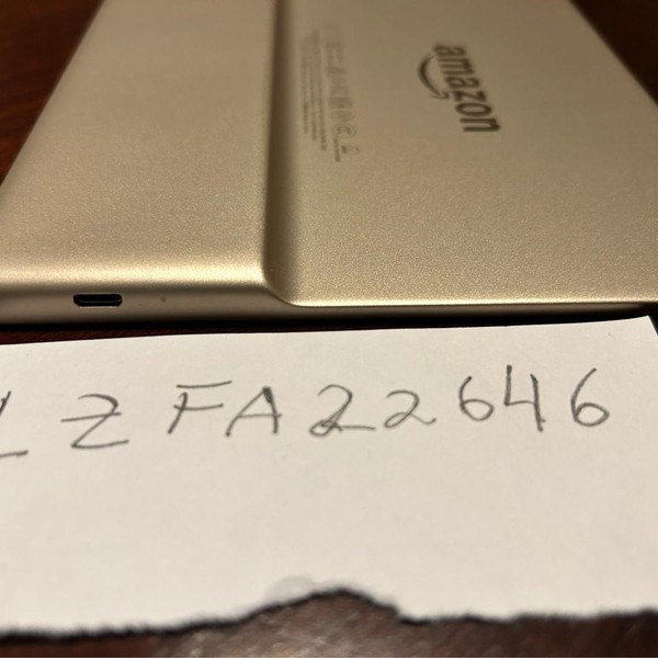 Amazon Kindle Oasis 10th Gen - 32 GB, Gold, WiFi Only