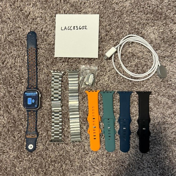 Apple Watch Series 9 45mm - Silver, A2980 - GPS, Aluminum