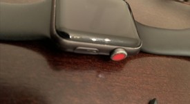 Good
													Apple Watch Series 3 42mm - Unlocked, Gray, A1861, Aluminum, photo 4 of 9