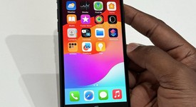 Good
													Apple iPhone SE 3rd Gen 2022 - Unlocked, Midnight, 64 GB, A2595, photo 3 of 12