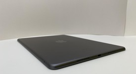 Good
													Apple iPad Air 3rd Gen - Unlocked, Gray, 64 GB, photo 5 of 6