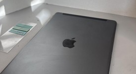 Good
													Apple iPad 9th Gen - Unlocked, Gray, 64 GB, A2603, photo 4 of 5