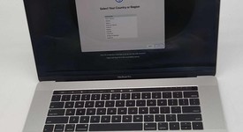 Mint
													MacBook Pro 2018 (With Touch Bar) - 15" - I7, Silver, 256 GB, 16 GB, photo 1 of 9