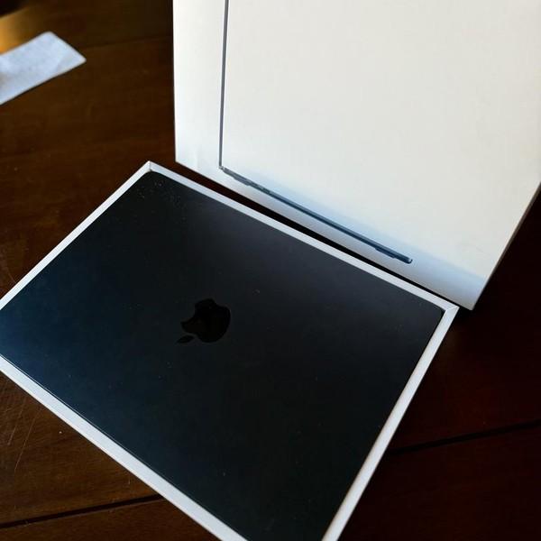 MacBook Air 2025 (M4) - 13 inch - 256 GB, Midnight, 16 GB, Apple M4