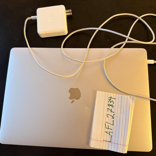 MacBook Pro 2019 - 16 inch - 2 TB, Silver, 32 GB, Intel Core i9